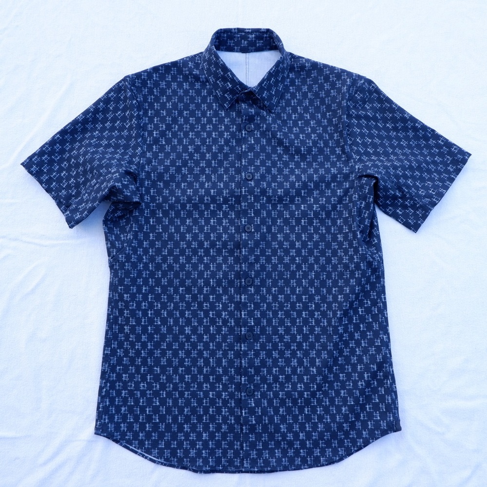 Lululemon Airing Easy Mens Size Small Button Up Front Shirt Ventlight Printed